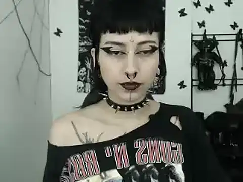 Snapshot of n0sferatus__ chatting on October 1, 3:12 am n0sferatus online show from October 1, 3:12 am