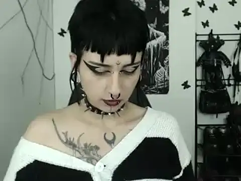 Snapshot of n0sferatus__ chatting on October 29, 3:53 am n0sferatus online show from October 29, 3:53 am