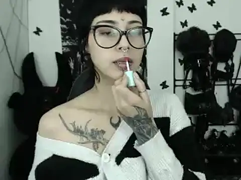 Snapshot of n0sferatus__ chatting on February 14, 3:25 am n0sferatus online show from February 14, 3:25 am