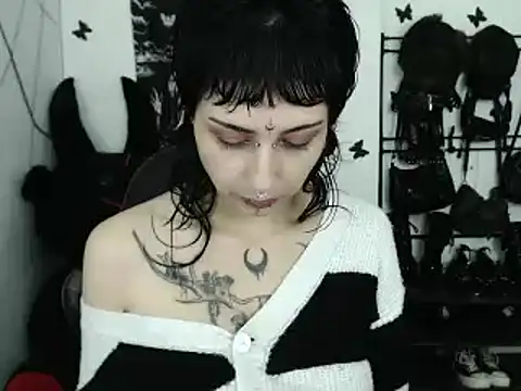 Snapshot of n0sferatus__ chatting on February 19, 4:08 am n0sferatus online show from February 19, 4:08 am