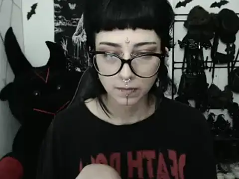 Snapshot of n0sferatus__ chatting on March 11, 3:23 am n0sferatus online show from March 11, 3:23 am