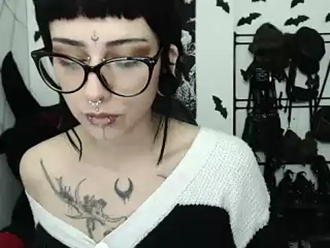 Snapshot of n0sferatus__ chatting on March 12, 1:56 am n0sferatus online show from March 12, 1:56 am