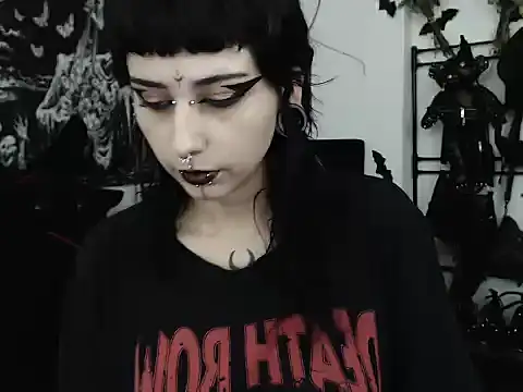 Snapshot of n0sferatus__ chatting on July 8, 3:11 am n0sferatus online show from July 8, 3:11 am