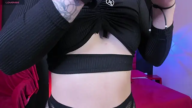 Snapshot of Megan_wolf1_ chatting on September 19, 3:30 am Megan wolf1  online show from September 19, 3:30 am