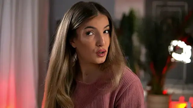 KellyMathews online show from November 29, 3:09 am