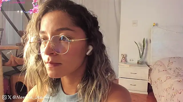 Snapshot of Norma-Jeaane chatting on January 16, 4:50 pm Norma-Jeaane online show from January 16, 4:50 pm