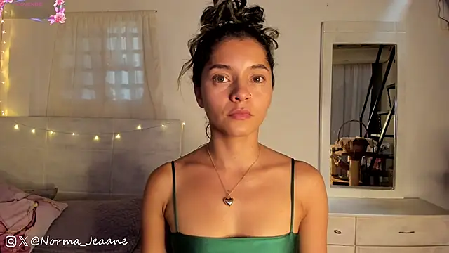 Snapshot of Norma-Jeaane chatting on January 25, 10:18 pm Norma-Jeaane online show from January 25, 10:18 pm