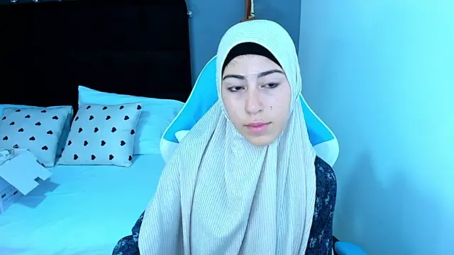Snapshot of chaymae_nah_ chatting on December 19, 8:23 pm chaymae nah online show from December 19, 8:23 pm