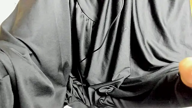 Snapshot of chaymae_nah_ chatting on October 22, 6:46 am chaymae nah online show from October 22, 6:46 am