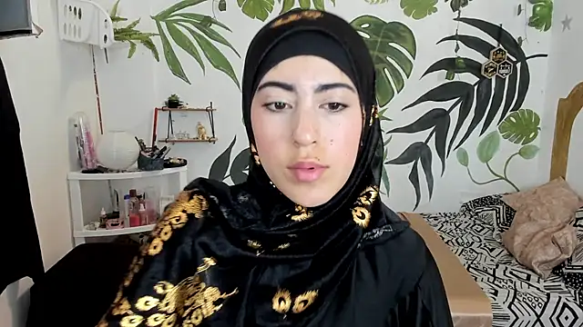 Snapshot of chaymae_nah_ chatting on December 3, 1:20 pm chaymae nah online show from December 3, 1:20 pm