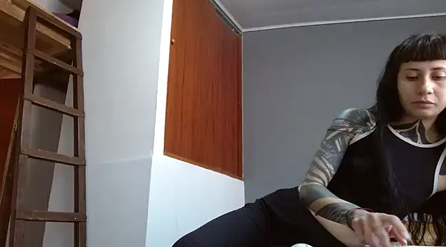 Emilia 1995 online show from March 10, 12:37 pm