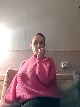 Snapshot of Evelina_cute chatting on February 16, 4:21 pm Evelina cute online show from February 16, 4:21 pm