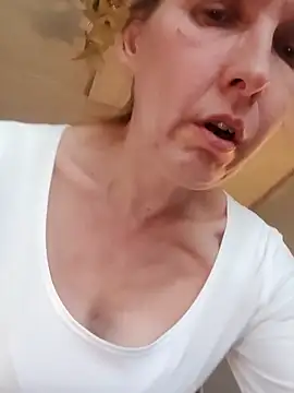 Snapshot of Evelina_cute chatting on September 18, 3:14 pm Evelina cute online show from September 18, 3:14 pm