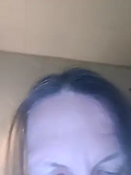 Snapshot of Evelina_cute chatting on November 18, 5:28 pm Evelina cute online show from November 18, 5:28 pm