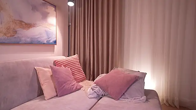 pauline  7 online show from October 23, 6:06 pm