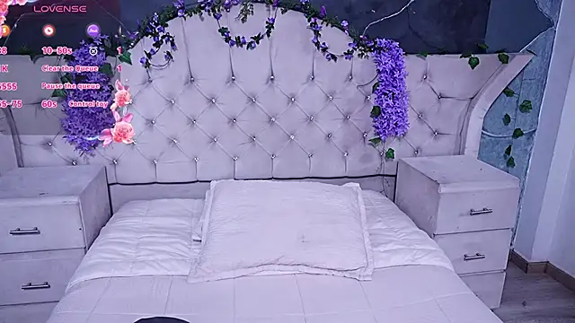 Snapshot of AmberGreyy_ chatting on May 22, 8:47 pm AmberGreyy online show from May 22, 8:47 pm