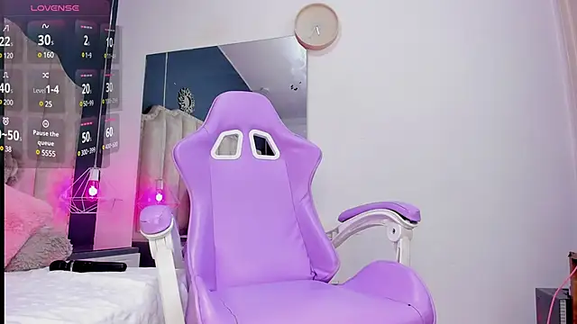 Snapshot of IsabellaBromsS chatting on December 17, 12:34 am IsabellaBromsS online show from December 17, 12:34 am