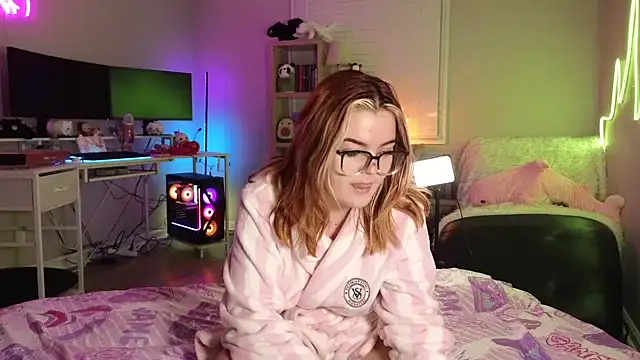 Snapshot of rodeobrii chatting on January 9, 2:43 am rodeobrii online show from January 9, 2:43 am