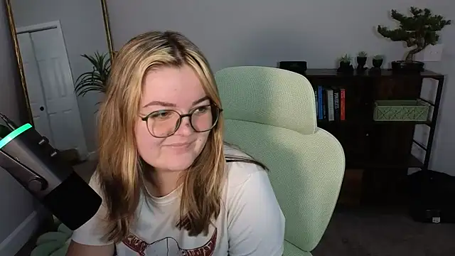 Snapshot of rodeobrii chatting on September 18, 2:57 am rodeobrii online show from September 18, 2:57 am