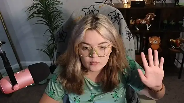 Snapshot of rodeobrii chatting on November 19, 12:21 am rodeobrii online show from November 19, 12:21 am