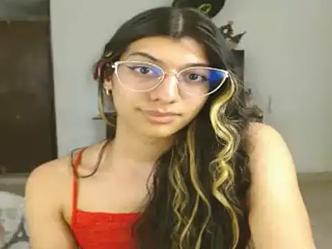 Snapshot of engielphoenis14 chatting on December 21, 4:57 pm engielphoenis14 online show from December 21, 4:57 pm