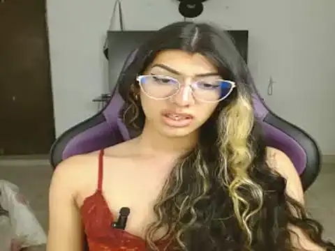 Snapshot of engielphoenis14 chatting on January 27, 12:48 pm engielphoenis14 online show from January 27, 12:48 pm