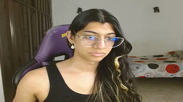 Snapshot of engielphoenis14 chatting on September 23, 9:40 pm engielphoenis14 online show from September 23, 9:40 pm