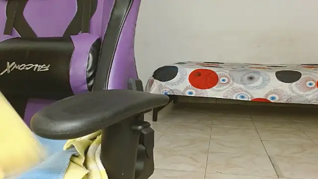 Snapshot of engielphoenis14 chatting on September 29, 10:25 pm engielphoenis14 online show from September 29, 10:25 pm