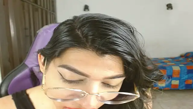 Snapshot of engielphoenis14 chatting on October 11, 10:19 pm engielphoenis14 online show from October 11, 10:19 pm