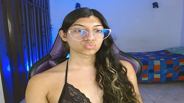 Snapshot of engielphoenis14 chatting on October 29, 1:41 am engielphoenis14 online show from October 29, 1:41 am