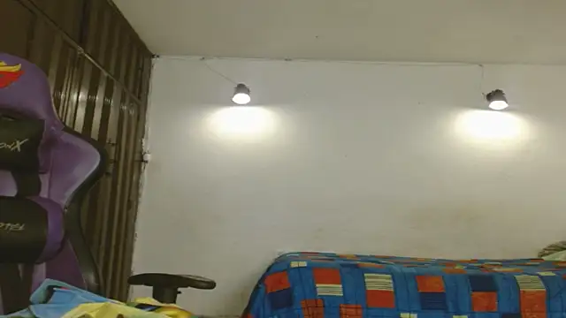 Snapshot of engielphoenis14 chatting on November 27, 2:35 am engielphoenis14 online show from November 27, 2:35 am