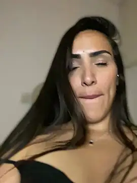 alessandra-a online show from December 31, 6:37 am