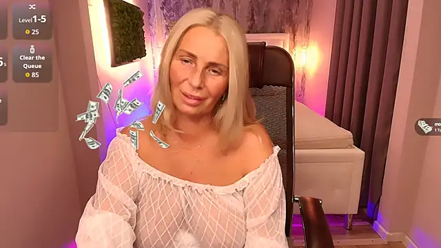 Scarlett Mai online show from September 10, 11:10 am