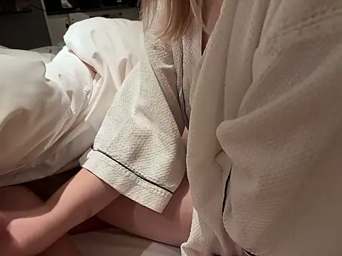 NANAchan R online show from January 6, 10:52 am