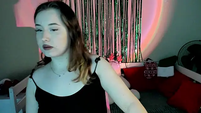 Snapshot of Emily_Gin chatting on January 4, 8:28 am Emily Gin online show from January 4, 8:28 am