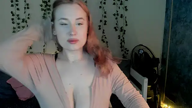 Snapshot of Emily_Gin chatting on January 29, 2:40 am Emily Gin online show from January 29, 2:40 am