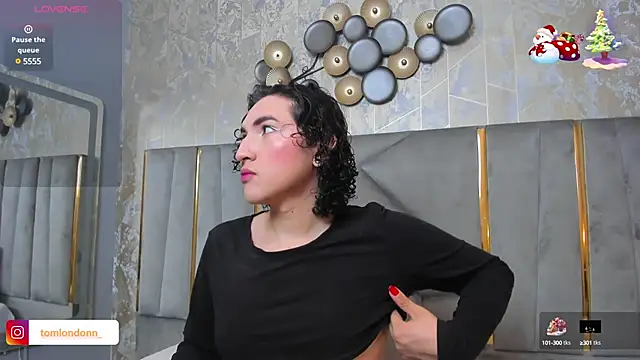 Snapshot of TomLondon_ chatting on February 8, 11:44 am TomLondon online show from February 8, 11:44 am