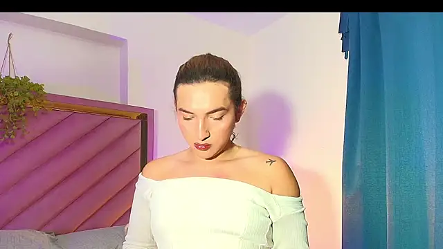 Snapshot of TomLondon_ chatting on October 28, 1:14 pm TomLondon online show from October 28, 1:14 pm