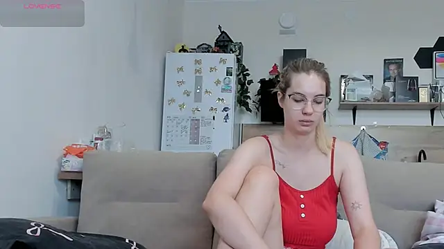 Girl alone home online show from June 18, 3:40 am