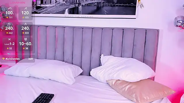 Snapshot of MandyWester chatting on February 4, 11:59 pm MandyWester online show from February 4, 11:59 pm