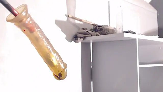 Snapshot of Bigtoyaddict chatting on November 13, 4:11 am Bigtoyaddict online show from November 13, 4:11 am