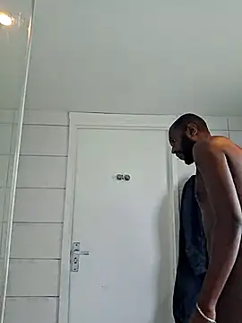 Snapshot of roohblak chatting on October 5, 11:08 am roohblak online show from October 5, 11:08 am