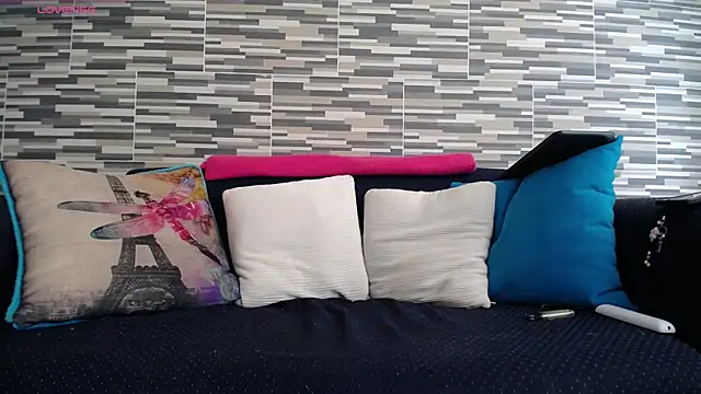 Snapshot of VioletaGomezCo chatting on June 1, 3:25 pm VioletaGomezCo online show from June 1, 3:25 pm