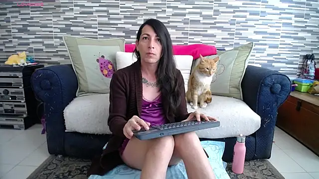 Snapshot of VioletaGomezCo chatting on July 26, 2:35 pm VioletaGomezCo online show from July 26, 2:35 pm