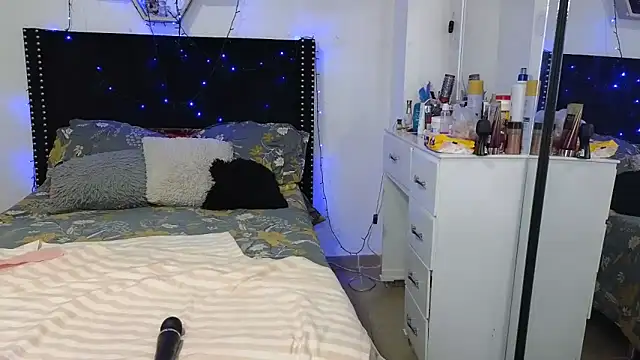 charlotte 077 online show from February 12, 3:23 am