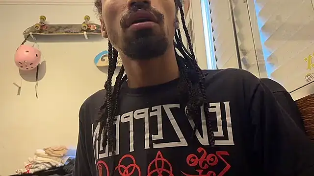 Snapshot of hotcamboy420 chatting on December 18, 7:30 pm hotcamboy420 online show from December 18, 7:30 pm