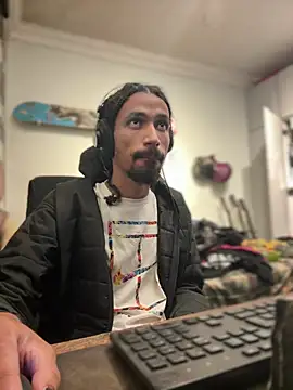 Snapshot of hotcamboy420 chatting on January 15, 5:08 am hotcamboy420 online show from January 15, 5:08 am