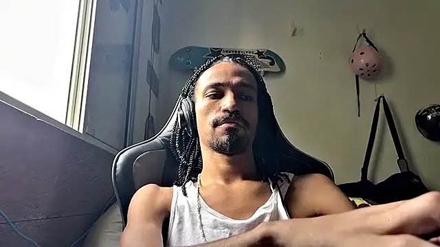 Snapshot of hotcamboy420 chatting on February 6, 7:18 pm hotcamboy420 online show from February 6, 7:18 pm