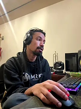 Snapshot of hotcamboy420 chatting on November 2, 8:44 pm hotcamboy420 online show from November 2, 8:44 pm