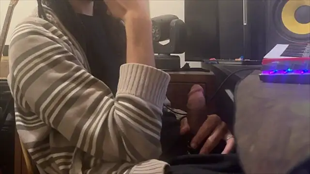 Snapshot of hotcamboy420 chatting on November 7, 3:39 am hotcamboy420 online show from November 7, 3:39 am